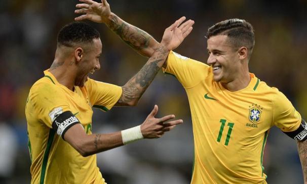  巴黎铁卫染红，十人应战憾平里昂  